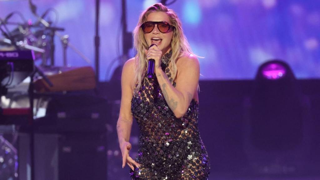 Kesha Almost Spills Out of Her Cleavage-Baring Top for New Dance Video