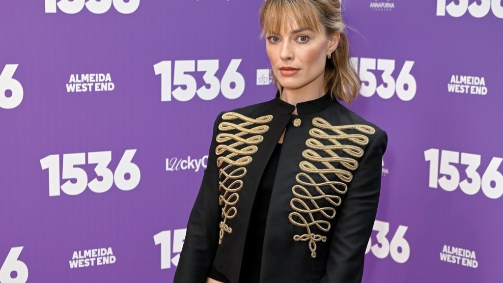 Margot Robbie Shows Off Toned Waistline in Ultra Low-Rise Pants