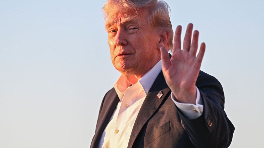 Donald Trump Pushes ‘Incitement’ Charges Against Hakeem Jeffries