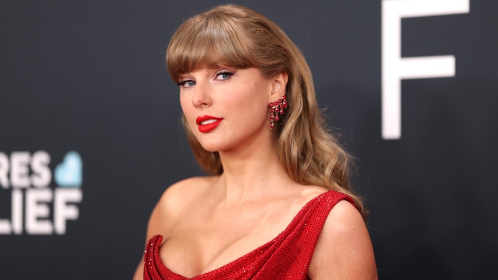 Taylor Swift Has Six Wedding Dresses for This Reason, Claims Source