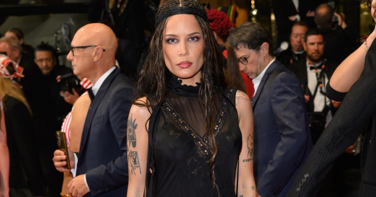 Halsey’s Ann Demeulemeester Dress Goes Completely&hellip;