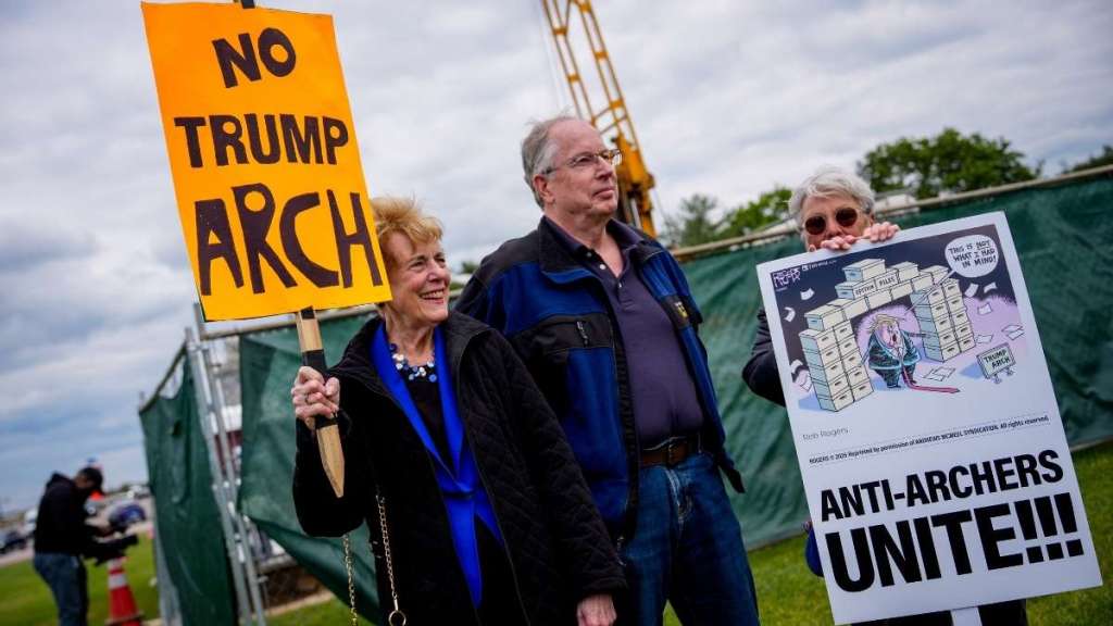 Donald Trump’s 250-Foot Arch Plan Sparks Multiday Rally in Washington