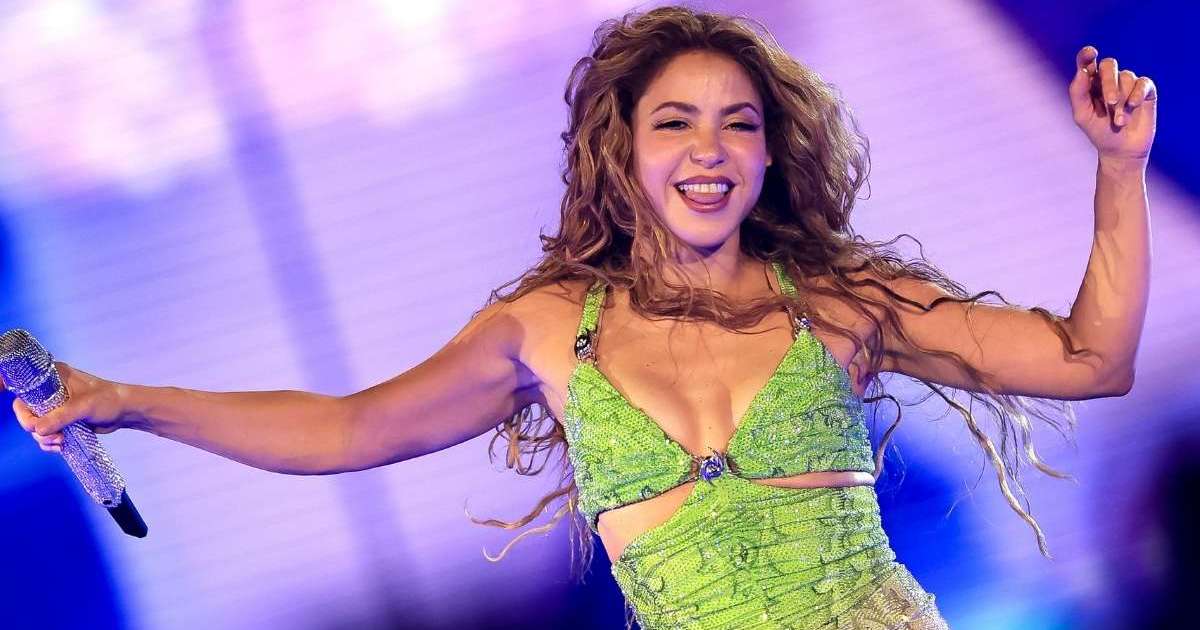 Shakira’s Cleavage-Baring Cutout Bodysuit Plunges Dangerously Down