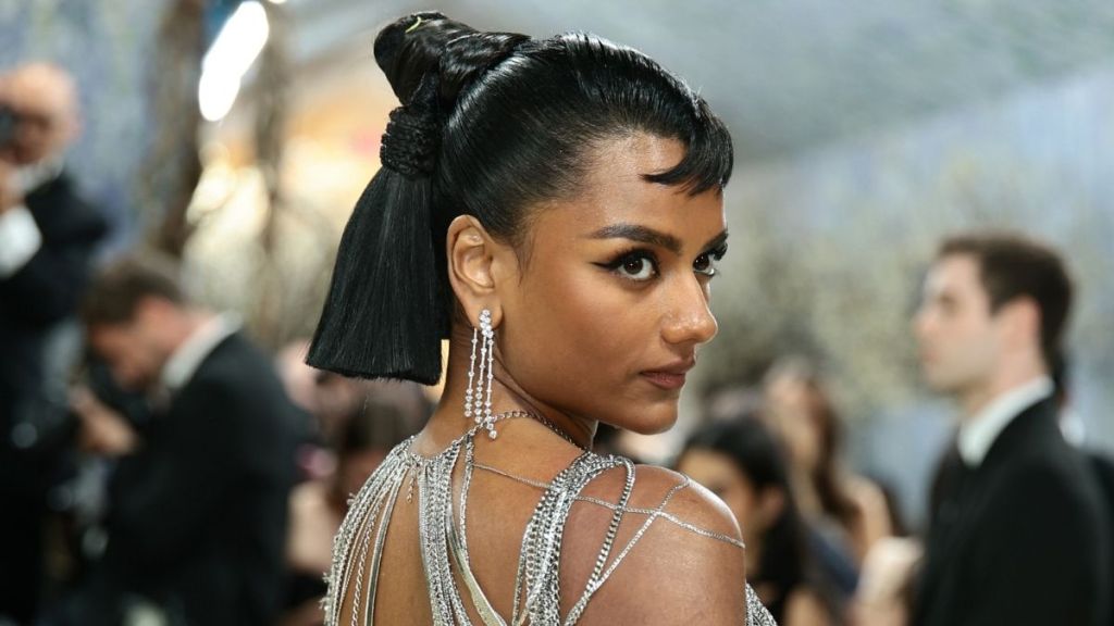 Simone Ashley Wears a See-Through Dress Made of Chains That Doesn’t Cover Much