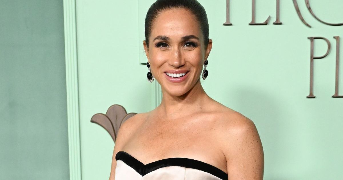 Meghan Markle’s Figure-Hugging Oscar de la Renta Dress Is&hellip;