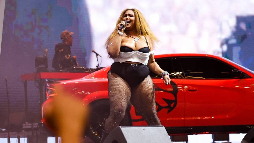 Lizzo Slams Record Label for This Ahead of B–TCH Album Release: ‘Fighting for My Life’