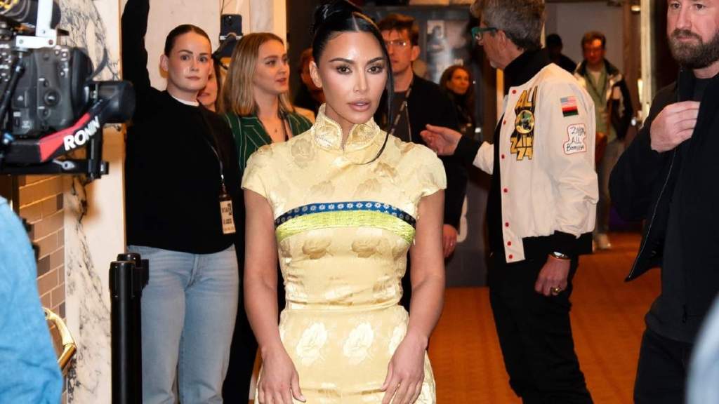 Kim Kardashian’s Dress With Ridiculously High Slit Is Dior by John Galliano