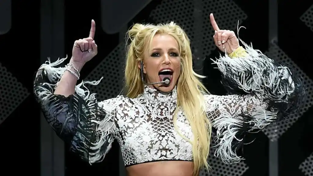 Surveillance Captures Britney Spears’ Alleged Liquor Store Detour Before Chaotic Night Out