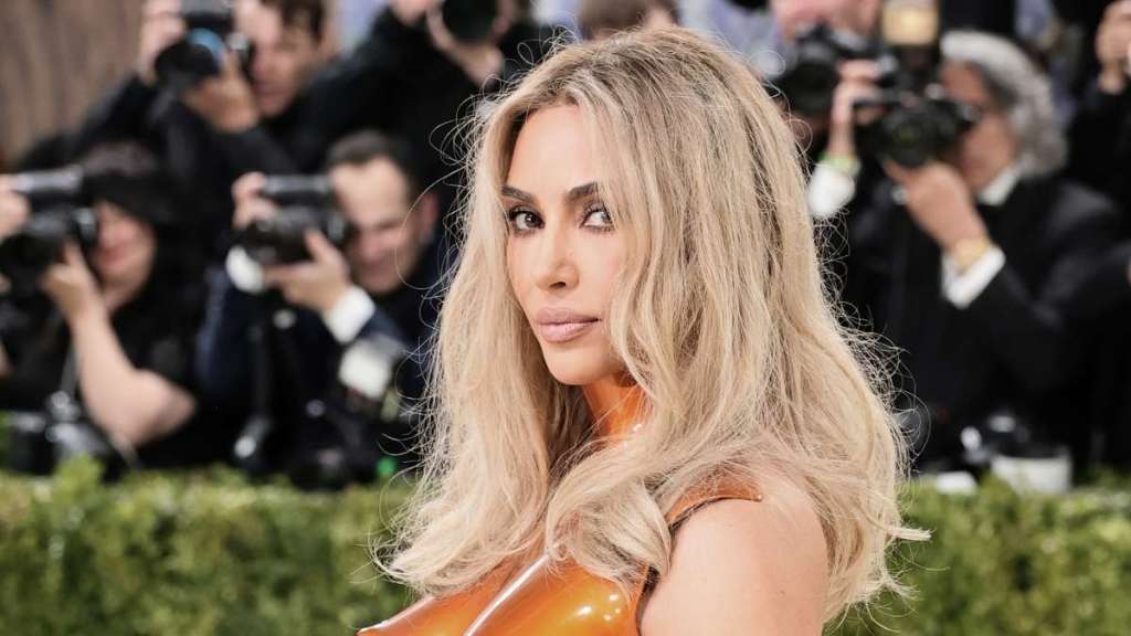 Kim Kardashian Source Shuts Down Claims She’s Interested in Lewis Hamilton’s Money