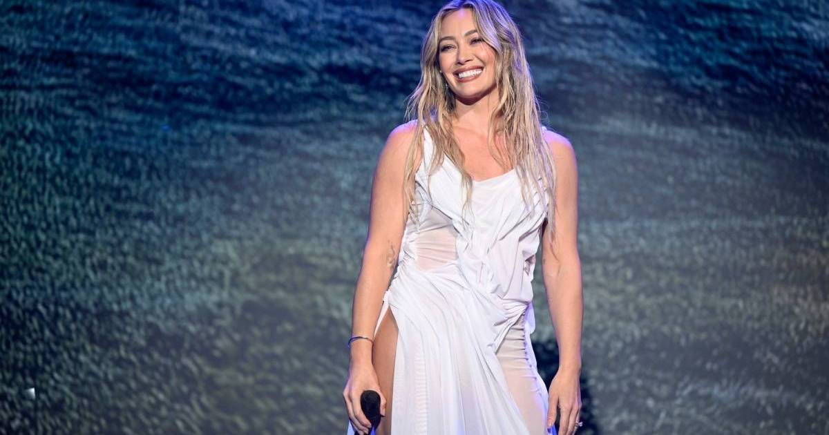 Hilary Duff’s Strappy Swimsuit Boasts Cleavage-Revealing&hellip;