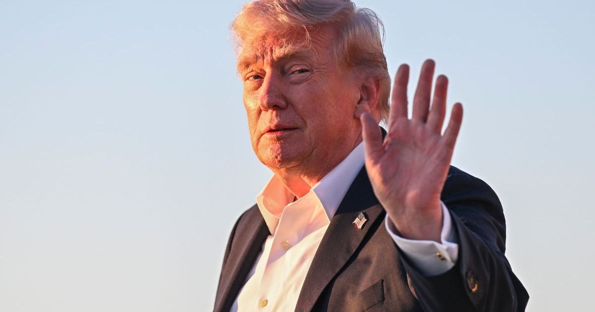 Donald Trump Receives Warning of ‘Absolute Collapse’&hellip;