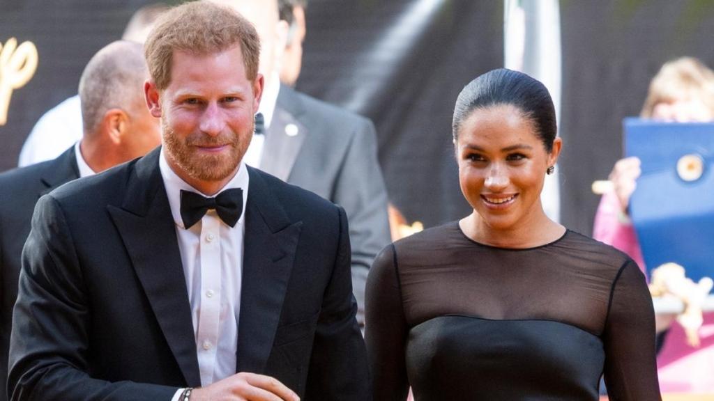 Meghan Markle & Prince Harry Take on Disneyland With Kids Archie & Lilibet