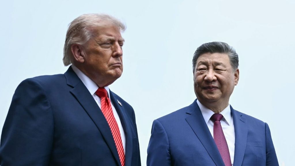 Donald Trump Asks Bizarre Question to President Xi During Private Tour