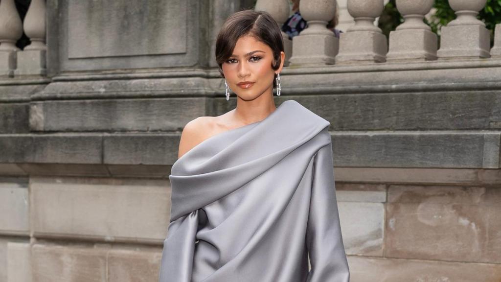 Zendaya Elevates Louis Vuitton Minidress With $22K Tiffany & Co. Earrings