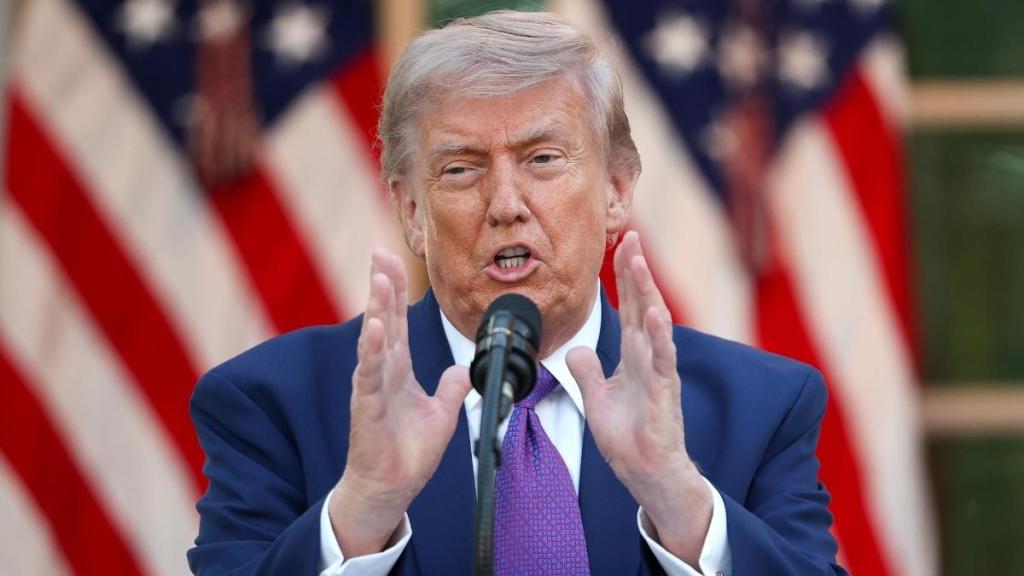 Donald Trump's Gold Phone Savagely Roasted by Tech Expert