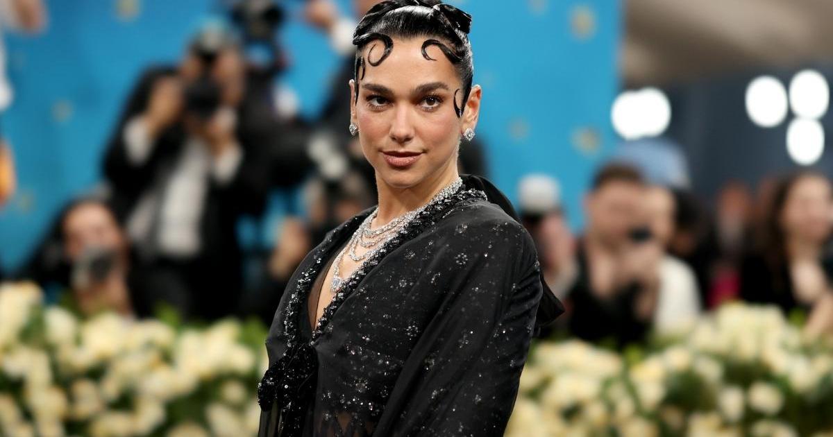 Dua Lipa’s Met Gala 2026 Look Goes Viral After AI Photo
