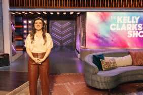 Kelly Clarkson Moved To Tears by Guest’s Praise for Her Talk Show