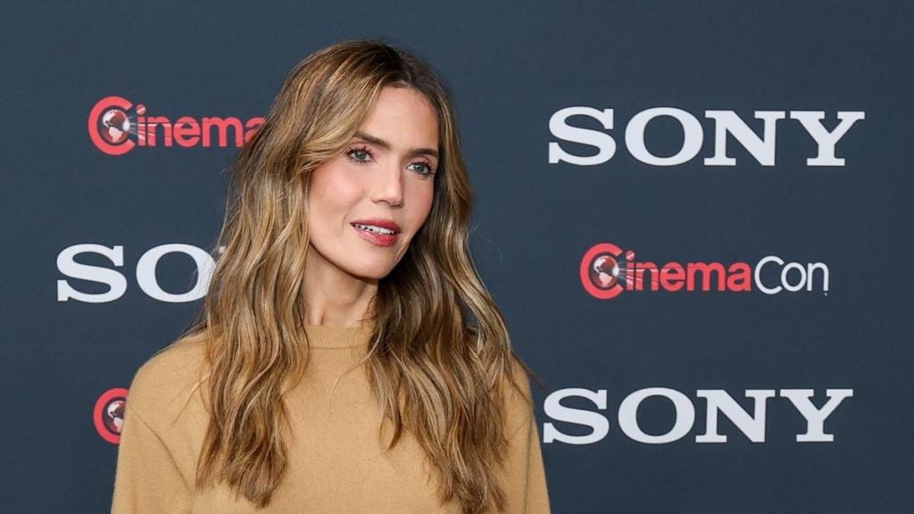 Mandy Moore Shocked by Ashley Tisdale’s ‘Toxic’ Mom Essay That Implied She and Others Are Unkind: ‘Wow'