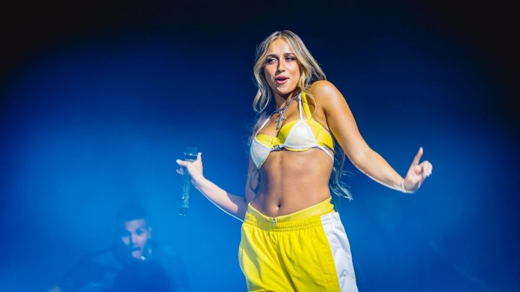 Tate McRae's Bikini Top & Tiny Shorts Are a Ridiculously Bold Combo