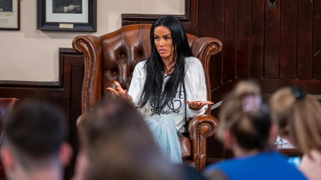 Lee Andrews Contacts Katie Price While Detained in Dubai