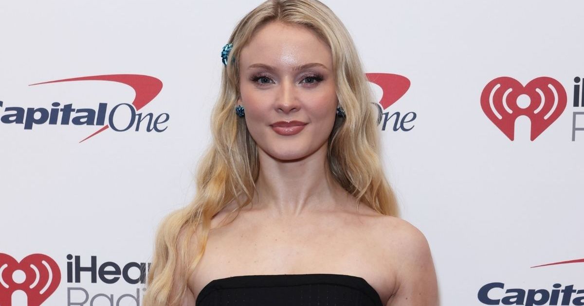 Zara Larsson’s Lacy Bra Cheekily Peeks From Strapless&hellip;