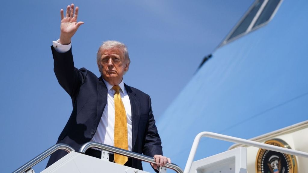 Donald Trump Attacks Two Female Reporters Over Ballroom & Inflation Question