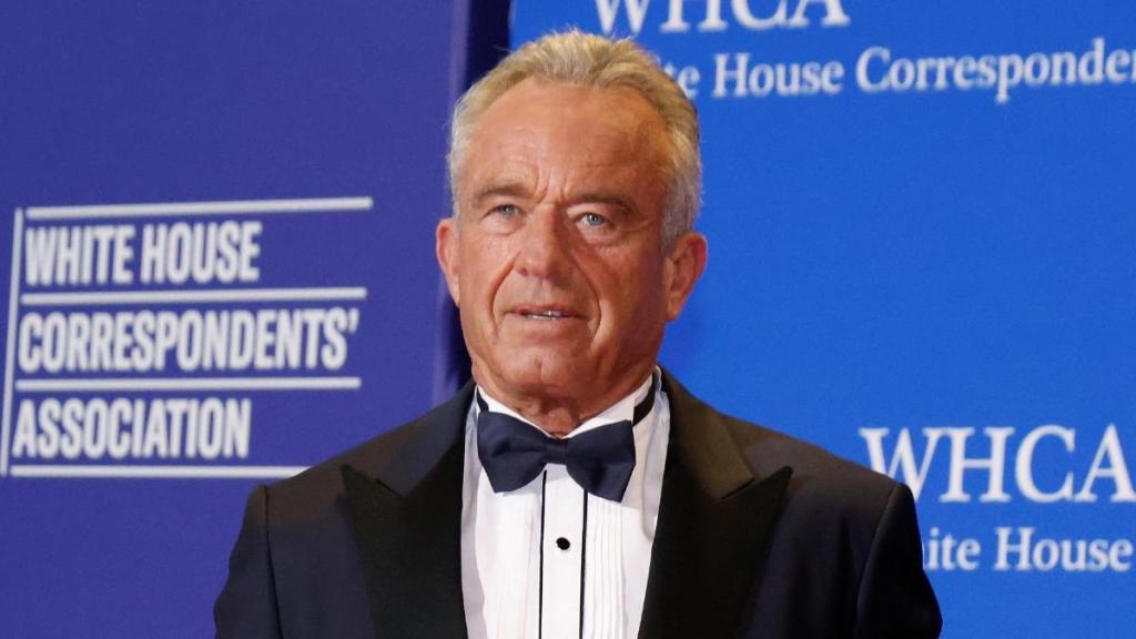 RFK Jr. Holding a Bird in New Photo Turns Into Meme Fest