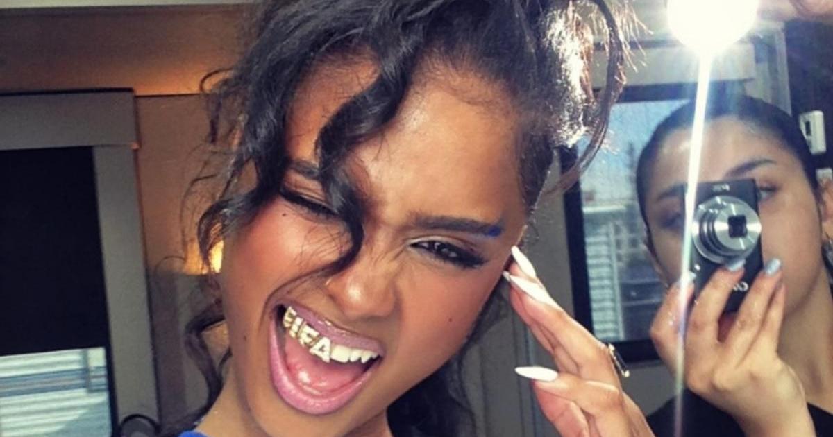 Tyla Dances With Jamie Foxx in Tiny Crop Top Showing Her Toned Midriff