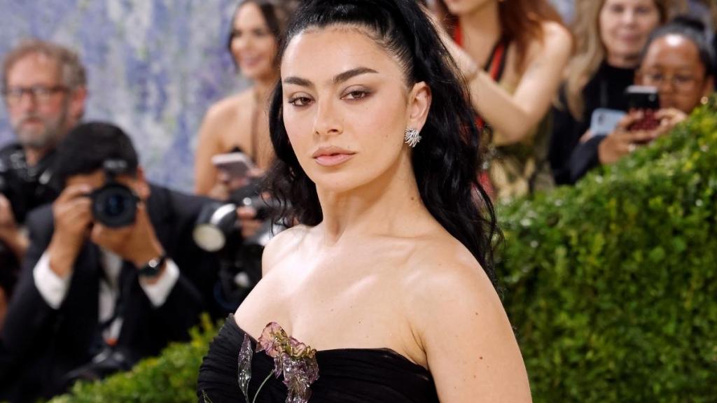 Charli XCX's Stringy Bikini Look Gets Equally Sultry & Nerdy
