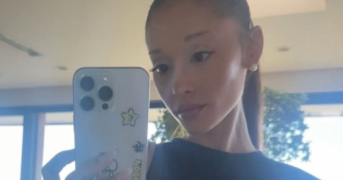 Ariana Grande Uses 'Great T**s' Clip in Response to Wardrobe Malfunction