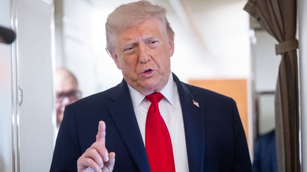Donald Trump’s Presence ‘Purged’ From MSG by Knicks Fans