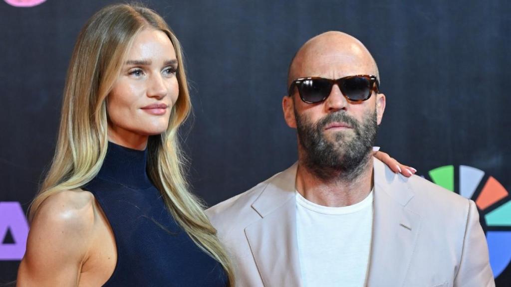 Jason Statham’s Fiancée Wows in Chic Bra-Top & Mini Shorts Combo for Workout