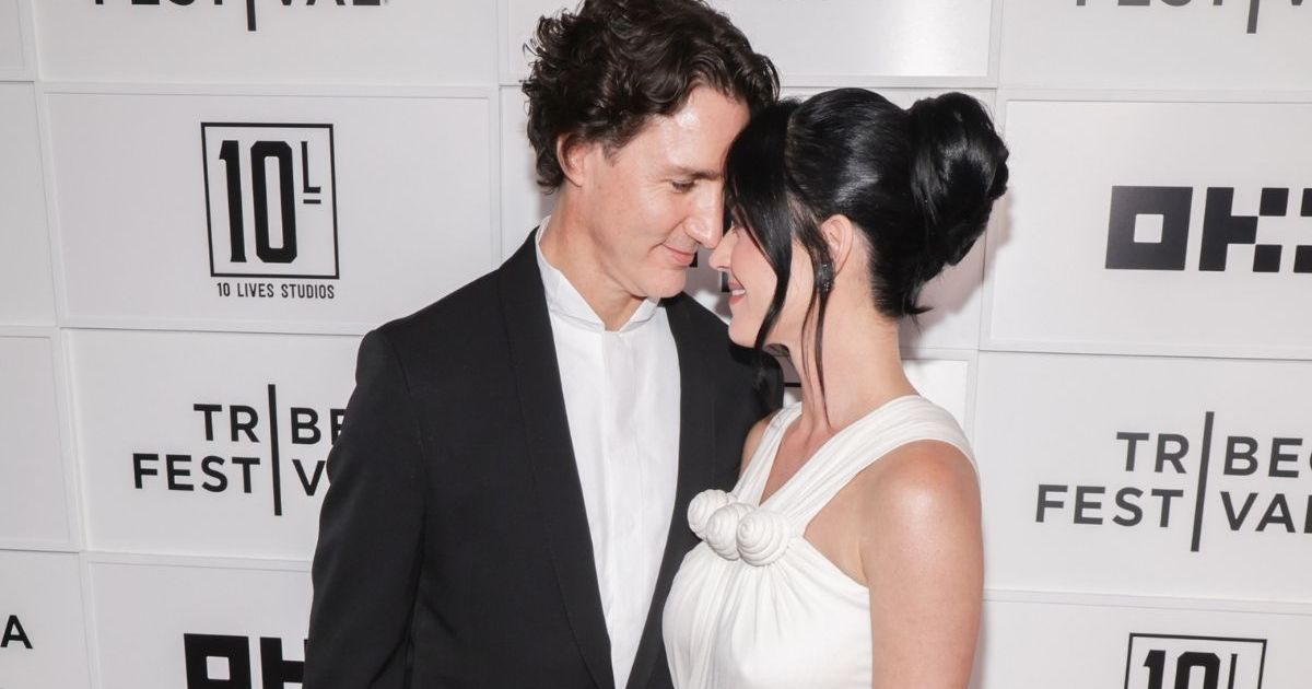 Katy Perry Gets Cozy With Boyfriend in Dress Compared to Towel Animals