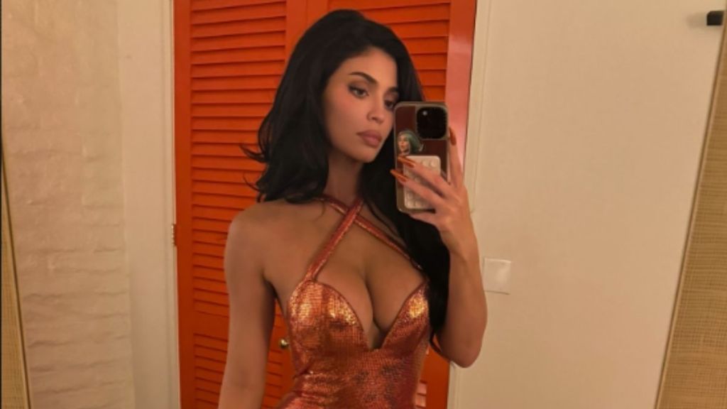 Kylie Jenner's Ex-Staff Alleges Miscarriage After Grueling Work Conditions — Report