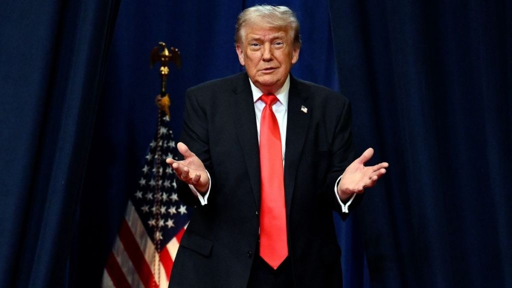Donald Trump Brutally Trolled for Comparing UFC Cage to Eiffel Tower