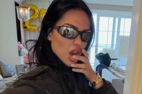 Amelia Gray Flashes Her Sculpted Abs in Racy Bikini Top