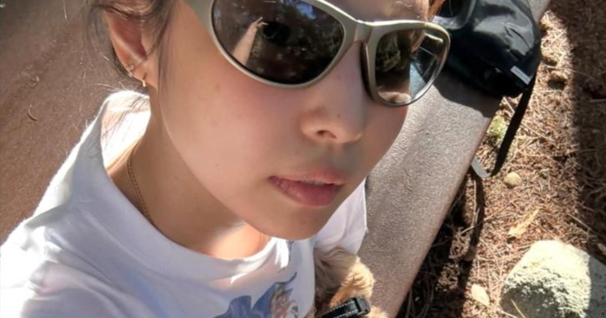 BLACKPINK’s Jennie Puts Her Figure on Display in a…