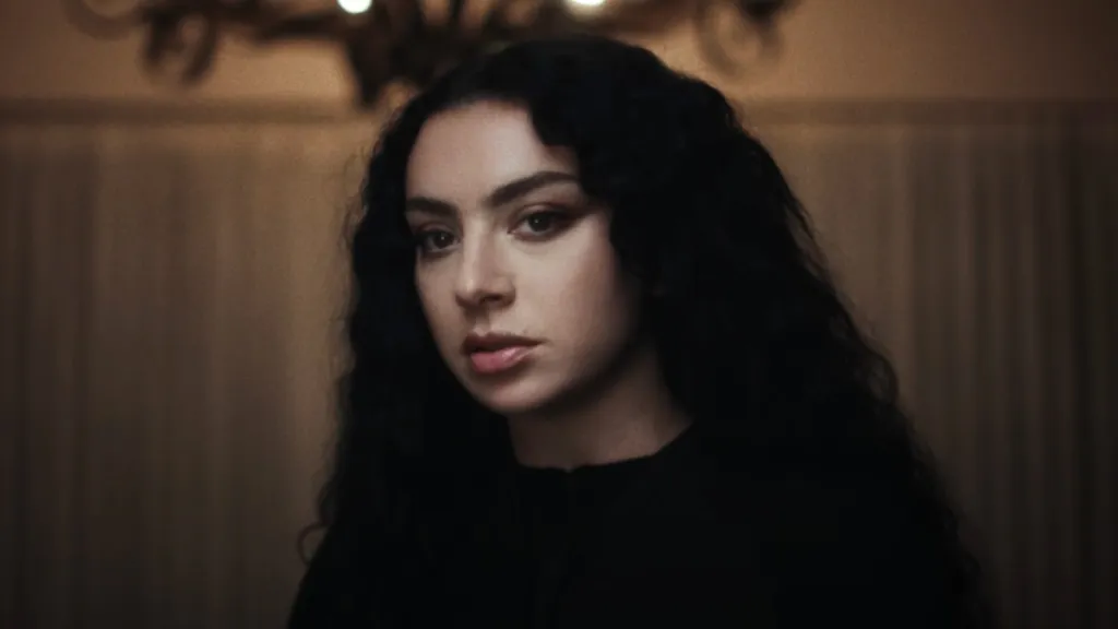 Charli XCX’s Cleavage Takes the Spotlight in New Plunging Top Photo