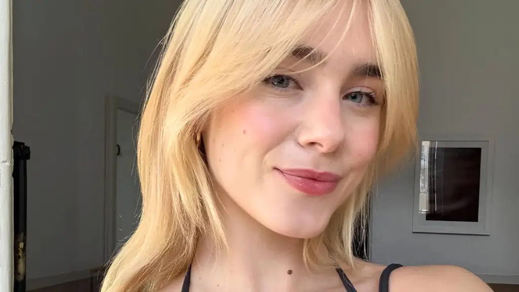 Clara Galle Armani