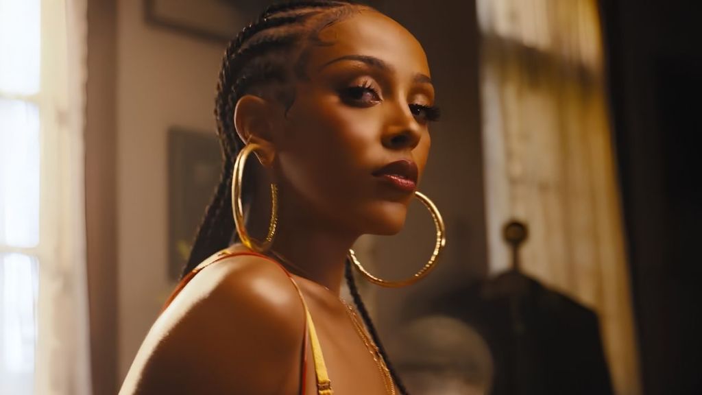 Doja Cat Doubles Down on Elon Musk Insult, Calls Him 'Hairless No-Neck Havin'