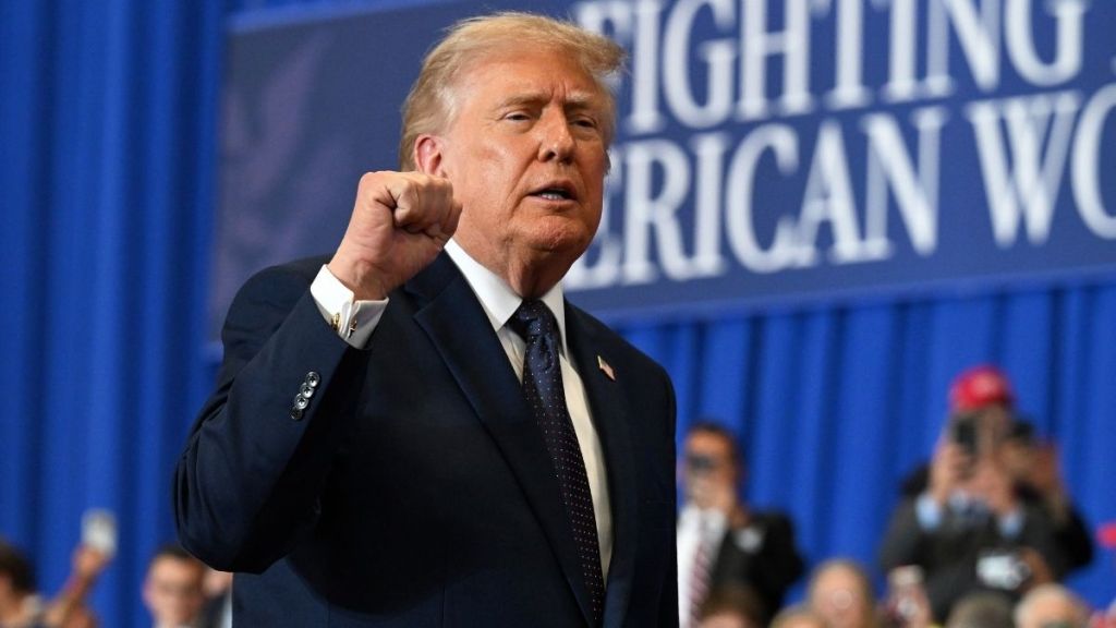 Donald Trump Touts His 'Extreme Intelligence,' Brags Perfect Medical Test Score