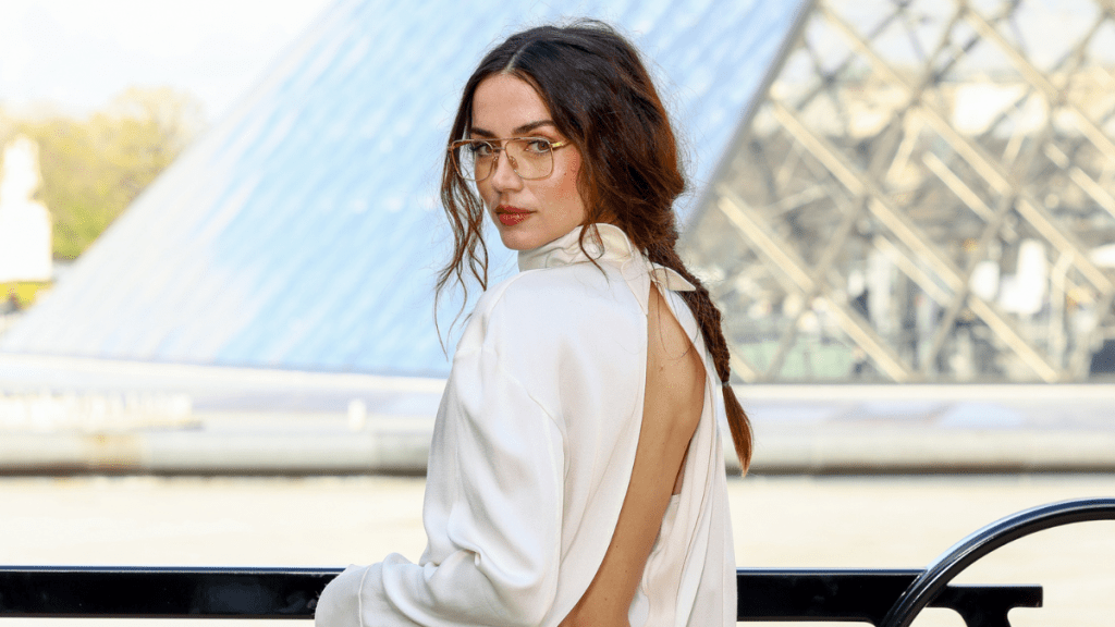Ana de Armas’ Sculpted Midriff Steals Attention From Scenic Backdrop