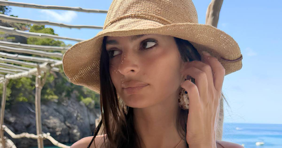 Emily Ratajkowski's See-Through Fishnet Dress Is Dangerously Revealing