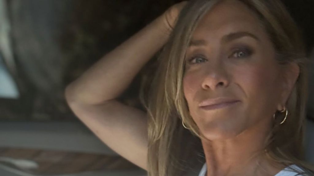 Jennifer Aniston Sweats It Out in Low-Cut Sports Bra With Barely-There Straps
