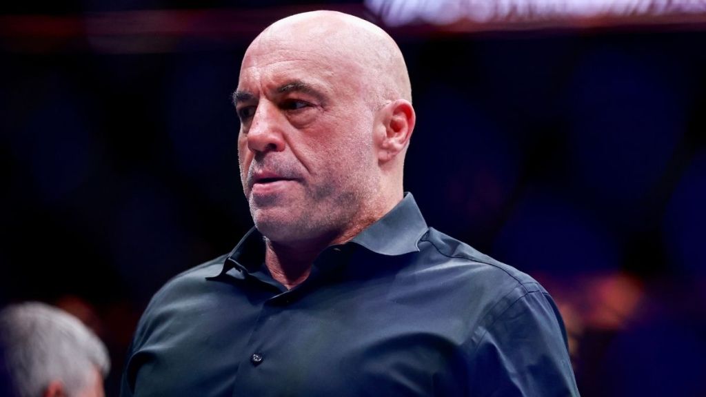 Joe Rogan Slams ‘Traitor’ Comedians Blasting Kevin Hart’s Roast Jokes