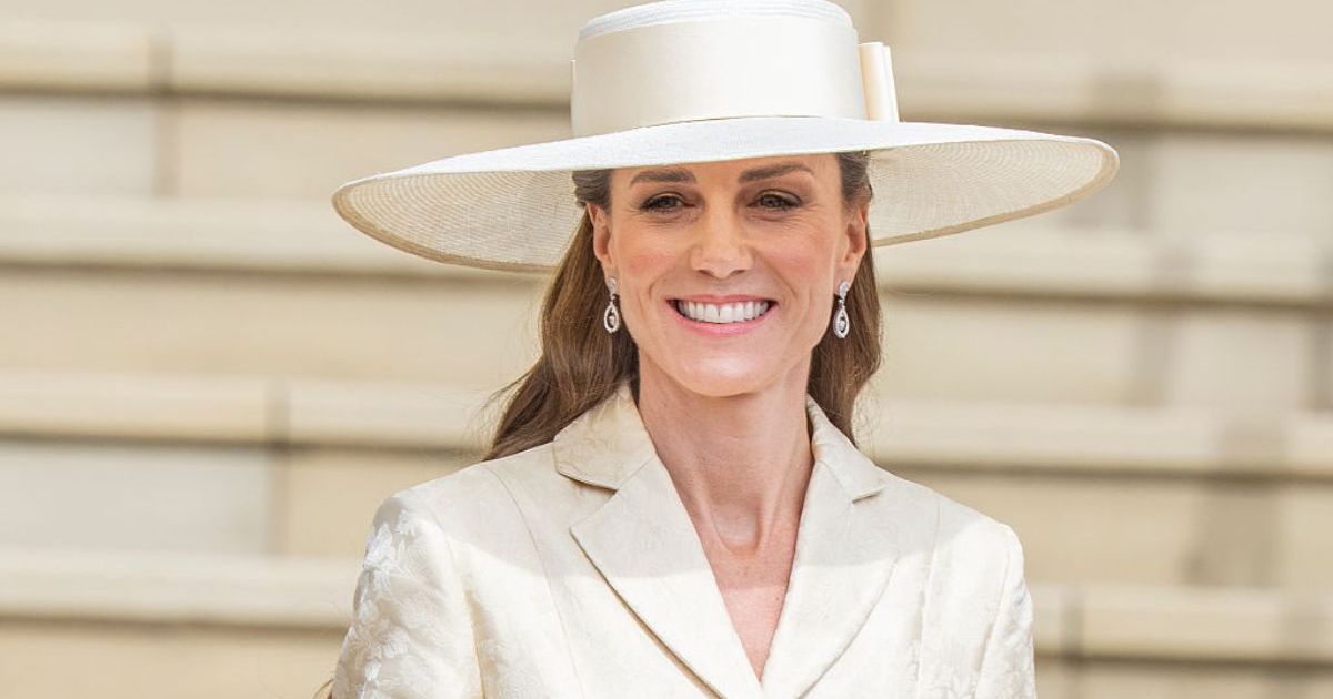 Kate Middleton's Reaction to Meghan Markle's 1-Word Joke Is Resurfacing