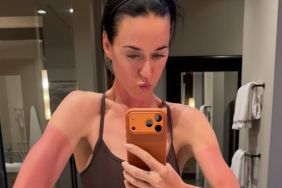 Katy Perry’s Bare-Midriff Look Demands Attention During Performance