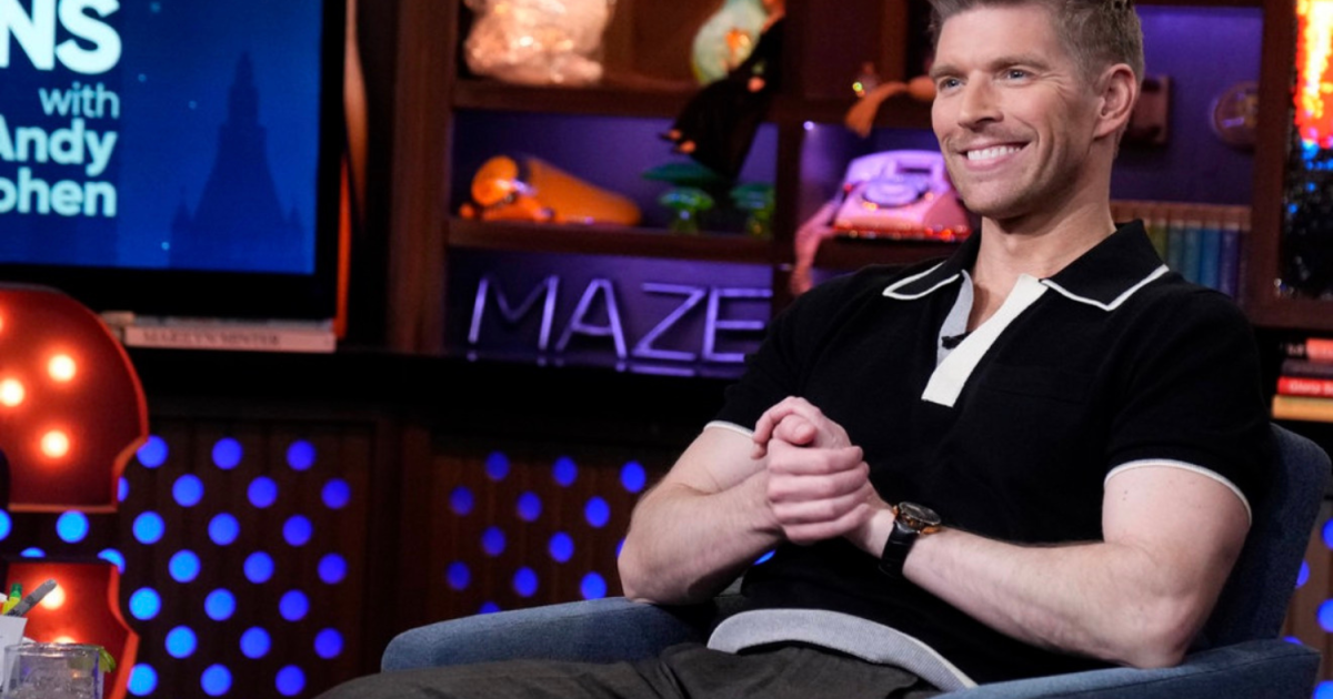 Summer House Star Kyle Cooke Caught Kissing Another Fan on Tour