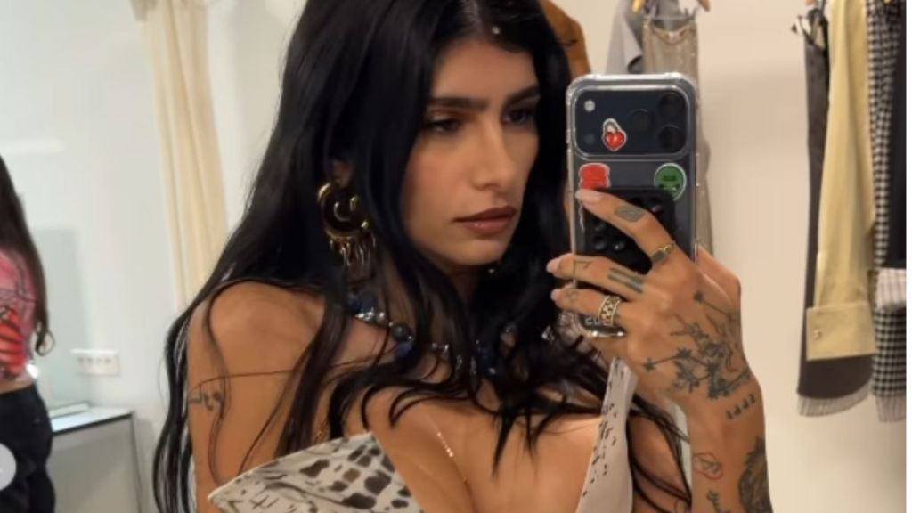 Mia Khalifa’s Revealing Dress Comes With a Neckline That’s Hard To Ignore