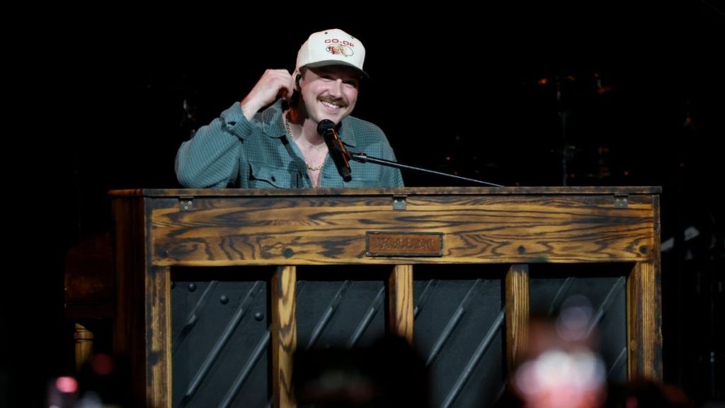Morgan Wallen Really Flipped a Piano Mid-Concert